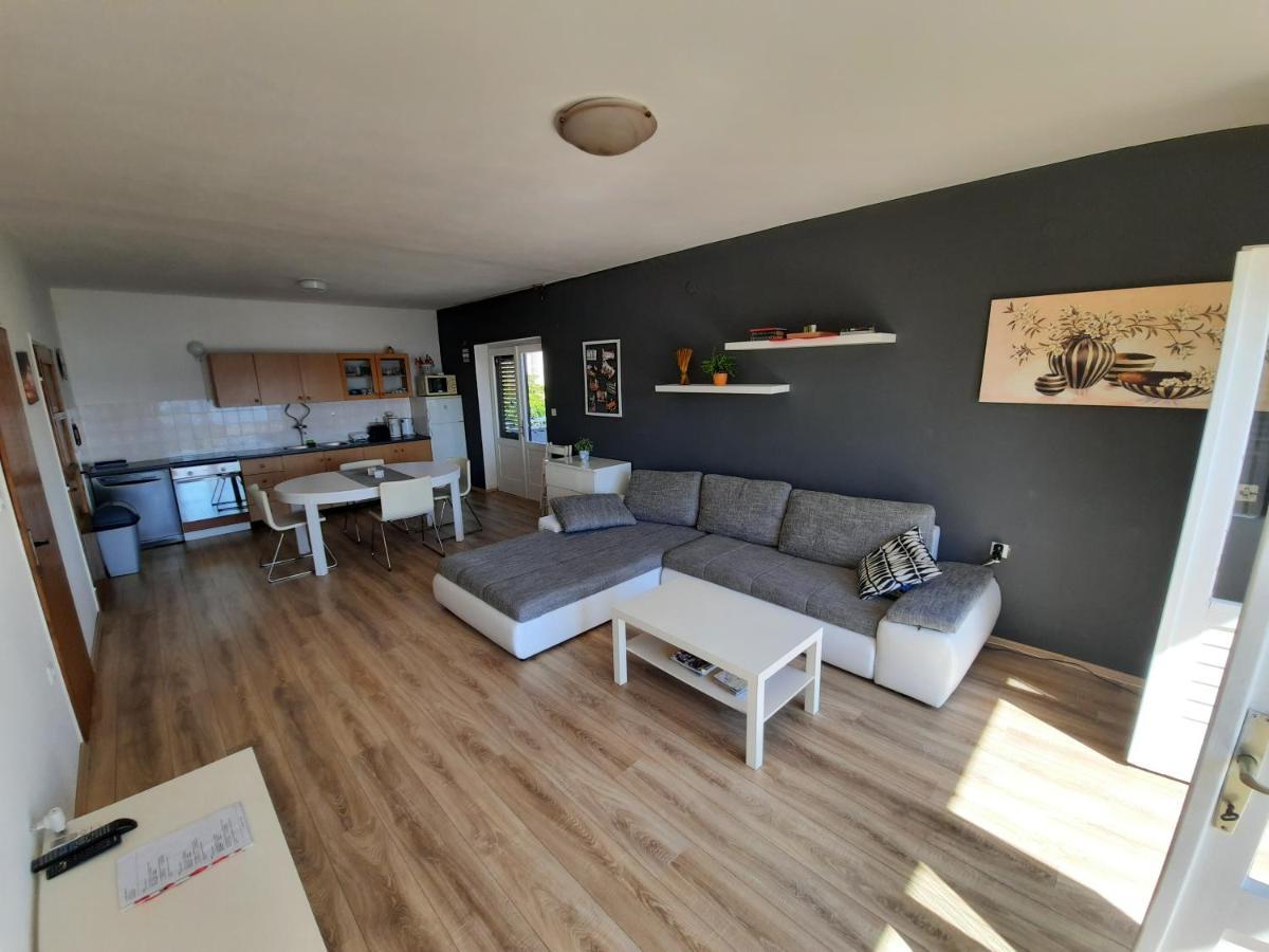 Sea View Nona Apartment ซริกเวนิซา ภายนอก รูปภาพ