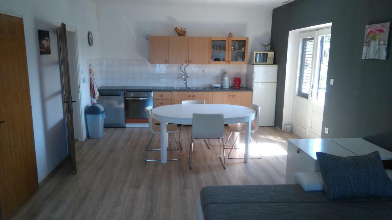 Sea View Nona Apartment ซริกเวนิซา ภายนอก รูปภาพ